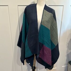 Open front color blocked poncho shawl